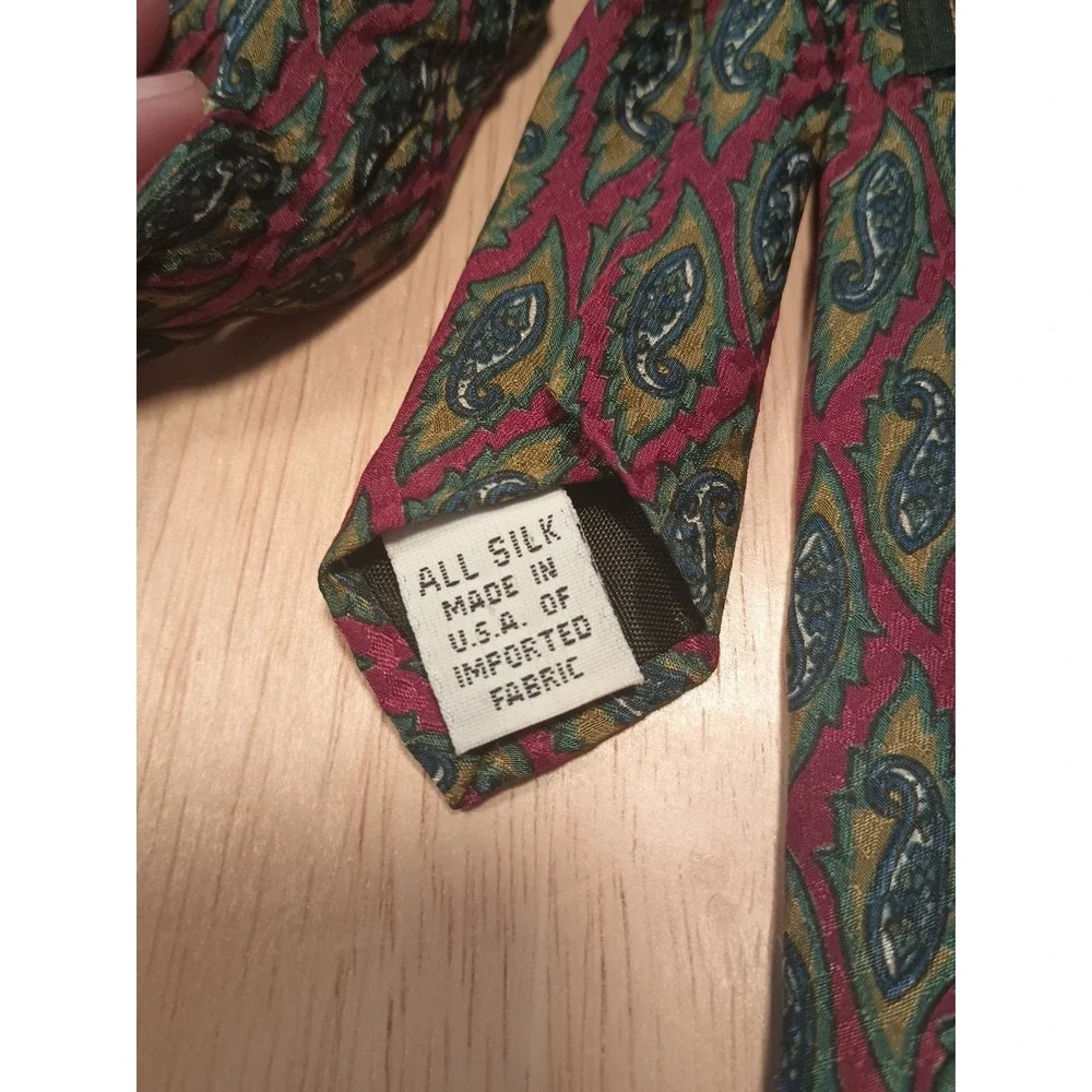 Hunting Horn Classics‎ Paisley Men's Silk Neck Tie